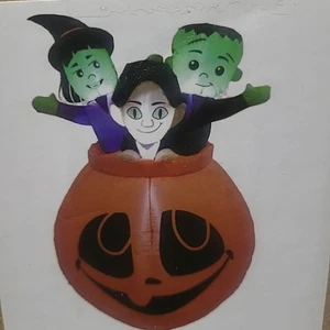 Halloween Inflatable LED Witch Caldron w/ 3 Witches 5 Ft Airblown - Picture 1 of 3