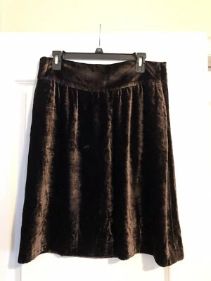 Theory Velvet Skirt, Size 8 , 2 Pockets - Image 1 of 4