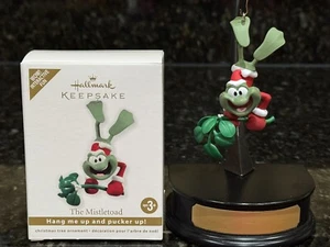 2011 Hallmark Andenken Ornament The Mistletoad - Bild 1 von 16