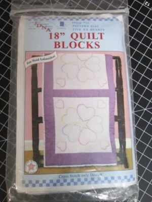 6 bloques de edredón de punto de cruz estampados Dempsey - patrón de 18" #185 cinco corazones XX Foto 1 de 2