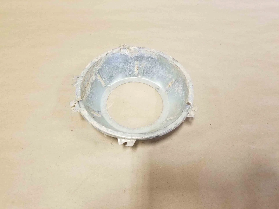 Soporte de canastilla de montaje de carcasa de faro original tipo E Jaguar XKE 1961-72 fabricante de equipos originales Foto 1 de 4