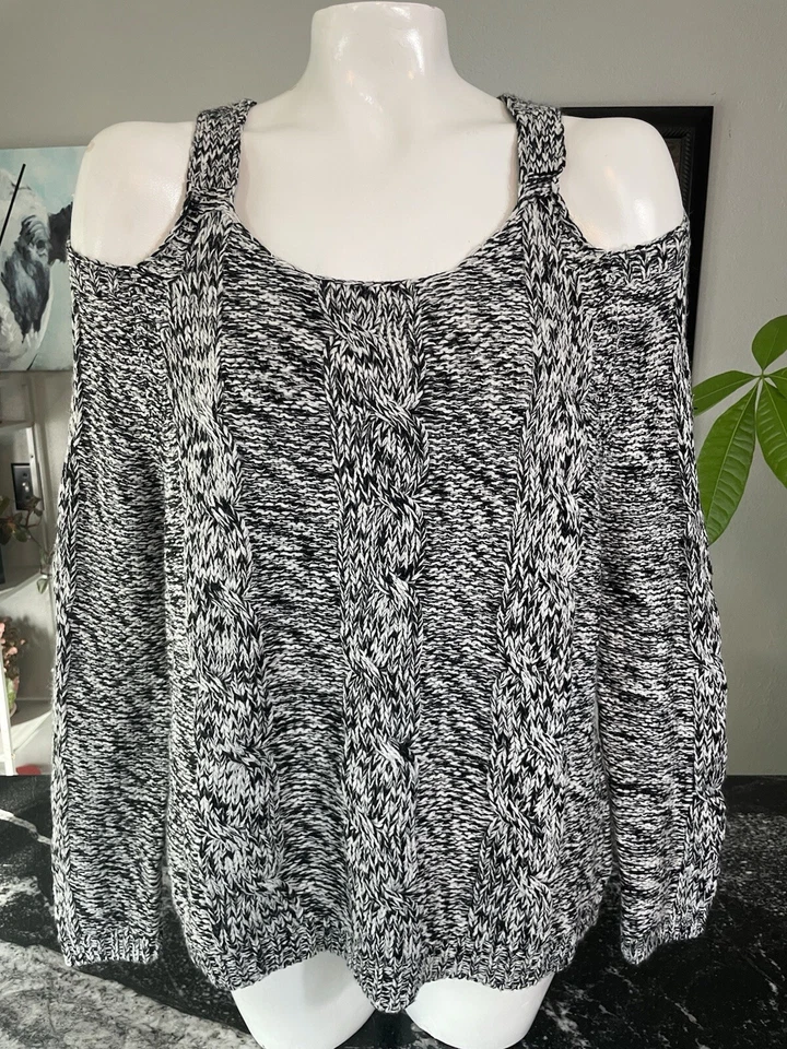 Charolette Russe Sweater Women’s Size XL - Image 1 of 4