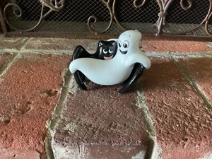 RARE Vintage Nesting Halloween Fall Ghost and Bat Salt and Pepper Shaker Set - Picture 1 of 9