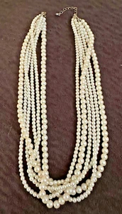 Collana di perle multifilo lunga 9" con prolunga da 1,5" - Foto 1 di 2