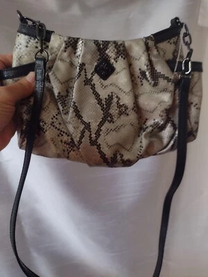 Iconic Simply Vera Wang Monedero, Bolso de Mano Foto 1 de 2