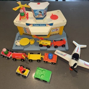 Vintage Fisher Price Little People Jetport Airport 18 pc Set Jet Play Family 933 - Picture 1 of 15