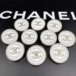 10 CHANEL BUTTONS WHITE SILVER CC LOGO METAL 23MM VINTAGE - Picture 1 of 10