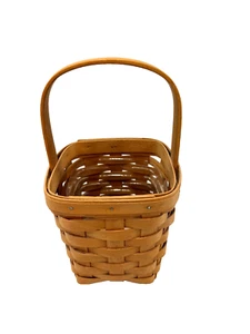 1995 Longaberger Medium Peg Basket w/Protector 5.5"L x 5.5"W x 6"H Made in USA - Picture 1 of 3
