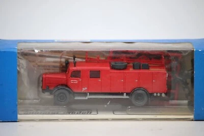 Roco Minitanks 1/87 Modern Civilian German Mercedes LF25 Fire Truck HO 1341 - Image 1 of 4