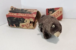 Vintage Japan Windup WalkingBear giocattoli anni 60 Giappone occupato FUNZIONANTE con chiave, scatola - Foto 1 di 14