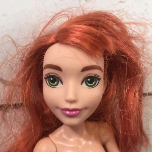 DC Girls Bat Girl Barbie - Picture 1 of 4