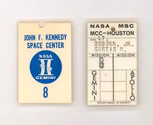 1966 Gemini 8 Mission Control Center Badge (2) - Neil Armstrong Dave Scott NASA - Bild 1 von 2