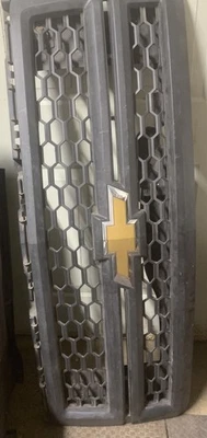 Chevrolet Silverado 1500 2014 2015 parrilla delantera de repuesto Capa GM1200671 Foto 1 de 4