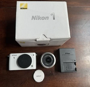 Nikon 1 S1 10.1MP Digital Camera - White (Kit w/ 11-27.5mm Lens) - Picture 1 of 3
