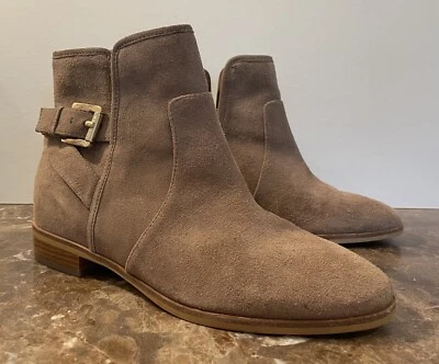 Botín Michael Kors Salem Caqui Oscuro Gamuza Sin Cordones al Tobillo Hebilla Lateral Talla 6.5M Foto 1 de 4