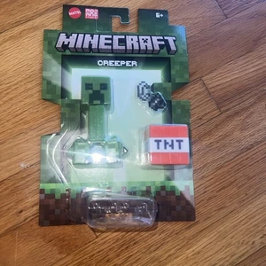 Figura de acción Mattel Mojang Minecraft Creeper con bloque TNT y pedernal y acero - Nueva - Imagen 1 de 3
