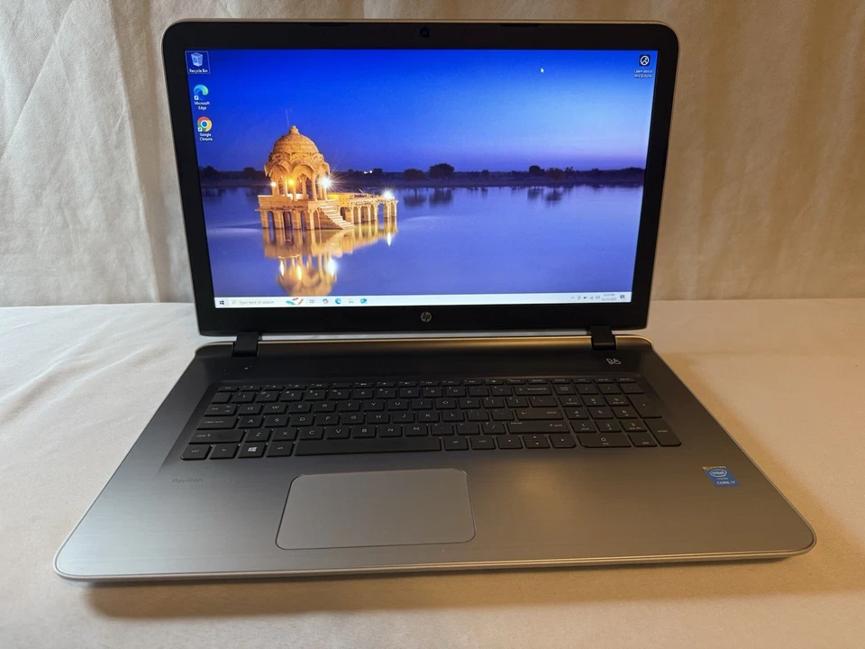 HP Pavilion 17-g015dx 17.3" Intel i7-5500U 2.4GHz 6GB RAM 750GB HDD Win10 Home Foto 1 de 4