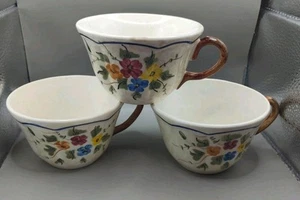 3 tazze da tè francesi dipinte a mano Nemours di Longchamp - Foto 1 di 21