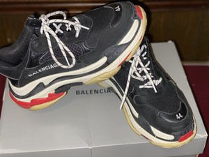 athletic balenciaga triple s