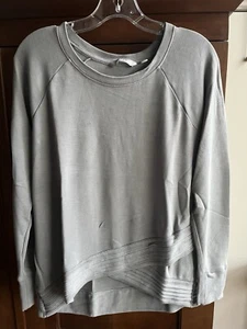 Athleta Light Grey Crew Neck Sweater Top Size M - Bild 1 von 3