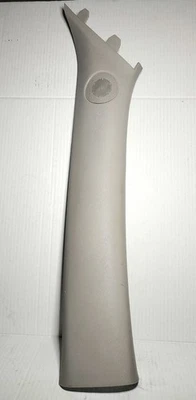 Chevrolet Malibu 2013-16 parabrisas delantero lado del conductor moldura pilar A 22875197 Foto 1 de 4