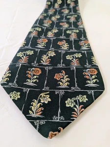 Vintage Tootal Tie Green w/Floral Plants Polyester Made in Grt Britain 56.5x4.5 - Picture 1 of 4