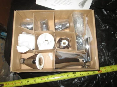 Kit de molduras cromadas para bañera y ducha Price Pfister 01-911. en caja.  Foto 1 de 4