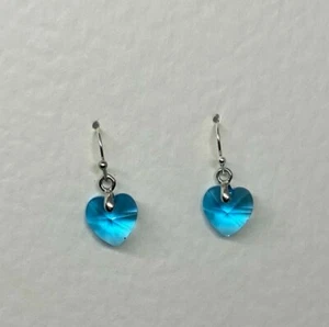 SMALL HEART DROP EARRINGS FACETED TURQUOISE BLUE GLASS SILVER PLATED FITTINGS - Bild 1 von 4