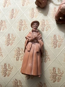 VTG. John Imhoff Homestead Collection Terracotta "Churchgoer" - Picture 1 of 6