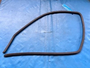 Guarnizione Finestrino Interno Anteriore Destro 5 Porte Land Rover Freelander (CGE000700) - Foto 1 di 4