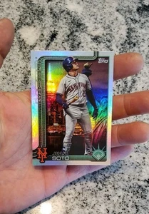 Juan Soto 2025 Topps Series 2 Fanatics Fest Big Apple Foil Parallel, NY Mets SP - Bild 1 von 4