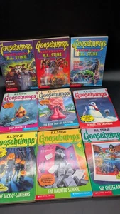 1990s 1st Editions Small Lot Of 9 Schoolastic R.L Stine GOOSEBUMPS books  - Picture 1 of 8
