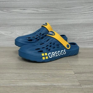 Greggs x Primark Crocs Taglia 8 Edizione Limitata Rara Coppia Giallo Salsiccia Blu - Foto 1 di 13