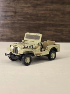 Johnny Lightning 1966 Jeep CJ5 Area 51 MPF 1:64 aperto - Foto 1 di 7