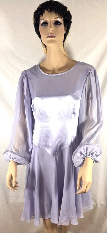 Minivestido OLGA KVITKO roxo claro envoltório de seda feito nos EUA marcado como 8 - Imagem 1 de 4