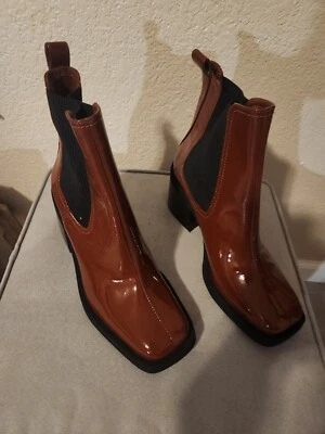 728 New Gianni Bini Down-Town Leather Chelsea Chunky Lug Sole Boots Cognac Sz 8  - Image 1 of 4