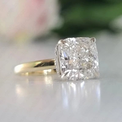 Anillo de compromiso de moissanita con cojín aplastado por hielo de 2,70 quilates oro macizo de 14 quilates en dos tonos Foto 1 de 4