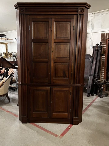 FINE ANTIQUE PA  ARCHITECTURAL  WALNUT FEDERAL  CORNER CUPBOARD 1800s 2pc 92” Cover