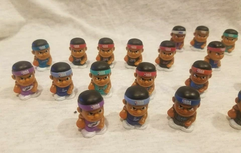 Teenymates Series 5 NBA - Choose your team figure Cover