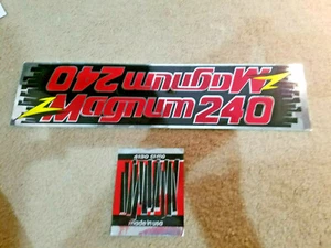 OLD SCHOOL BMX MCS MAGNUM 240 DECALCOMANIE ADESIVI NOS - Foto 1 di 1
