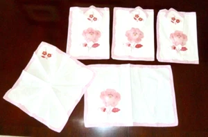 NWOT 4 VINTAGE PINK APPLIQUE FLORAL PLACEMENTS w/POCKET for the MATCHING NAPKINS - Picture 1 of 3