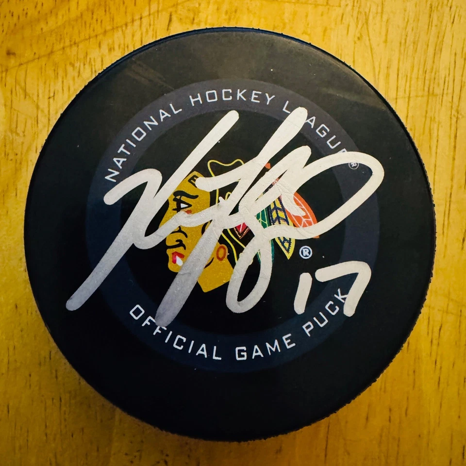 NICK FOLIGNO CHICAGO BLACKHAWKS SIGNED / AUTOGRAPHED LOGO HOCKEY PUCK NICE!! - Image 1 of 1