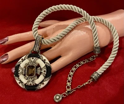 HEIDI DAUS NEWPORT CHIC 2” COLGANTE 17”+3” EXTENSOR BEIGE CORDÓN COLLAR GANCHO CIERRE Foto 1 de 4