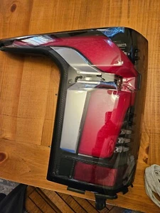 2024 2025 Chevy Silverado EV LED TAIL LIGHT OEM Genuine GM Lamp 85719802 - Picture 1 of 5