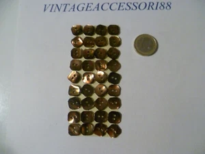 36 BOTTONI VERA MADREPERLA 2 FORI 11 mm LINEATO 18 QUADRATO MARRONE - Foto 1 di 2