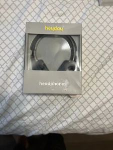 Heyday Wired On-Ear Padded Headphones Built In Microphone in Black- OPEN BOX - Picture 1 of 1