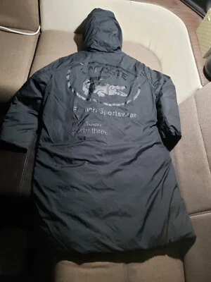 Zanja acolchada larga con capucha Lacoste reversible Foto 1 de 4