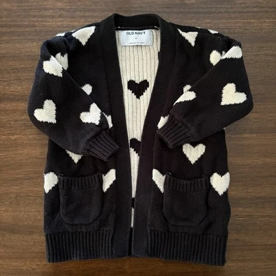 Cárdigan suéter negro Old Navy para niñas pequeñas corazones blancos talla 2T algodón  Foto 1 de 4