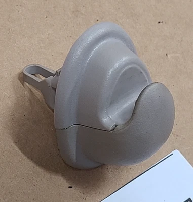 OEM 2002-2005 DODGE RAM 1500 SUN VISOR MOUNTING CLIP HOLDING CLIPS SHADE HOOK 1 - Image 1 of 4