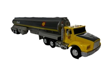 Semirremolque Formula Shell 1994 y remolque cisterna, con luces y sonido, escala 1:64 Foto 1 de 4